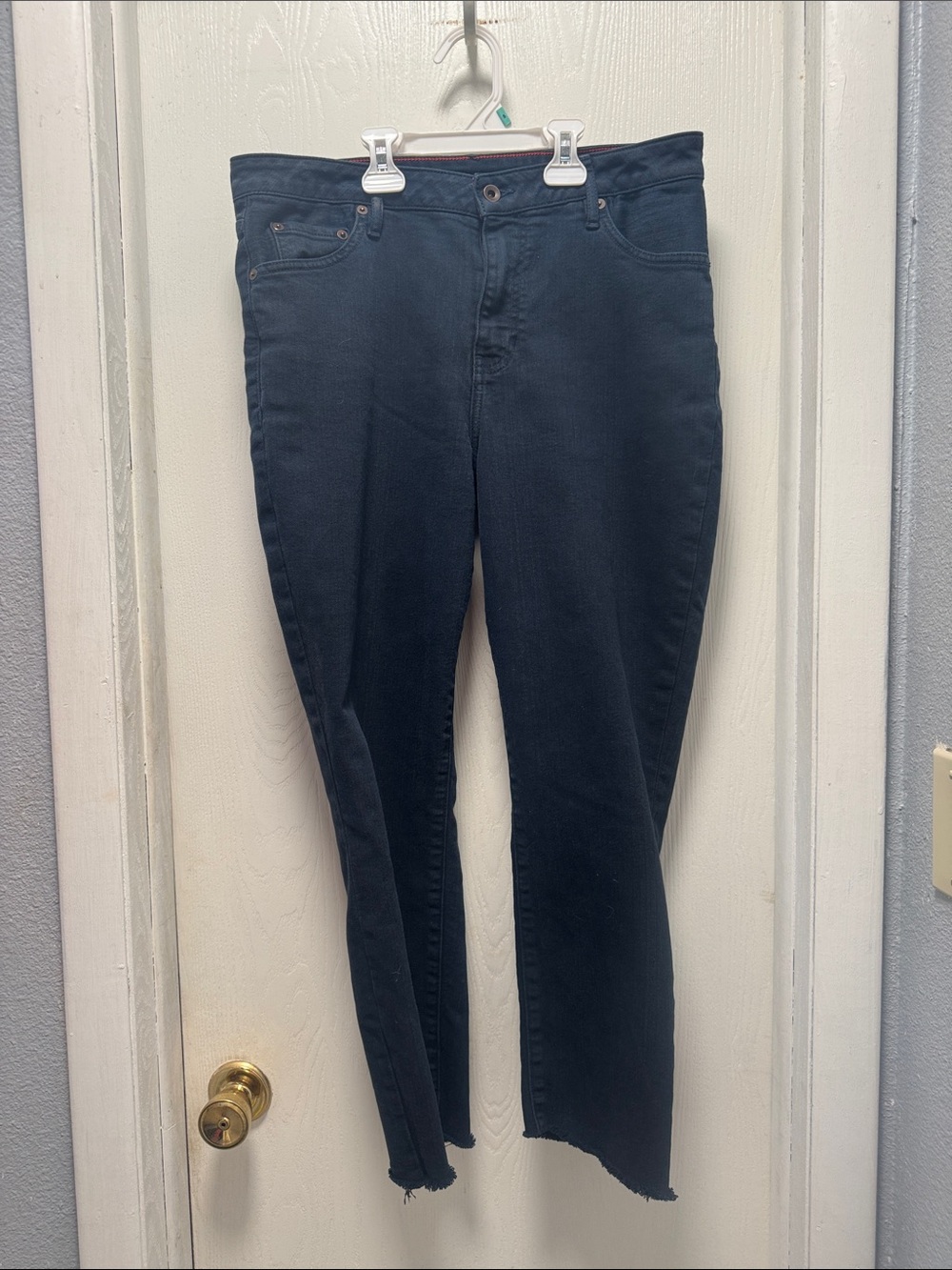 Women's Black Straight-Leg Jeans — Classic Everyday Fit